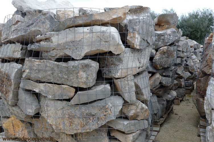 Antica pietra incerta da muratura