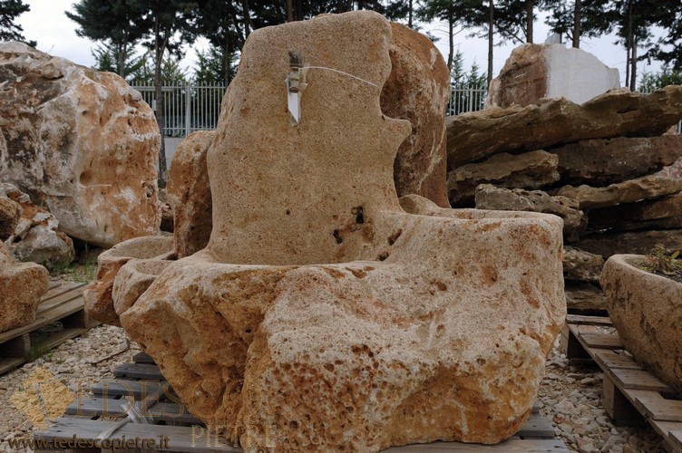 Fontana Scolpita