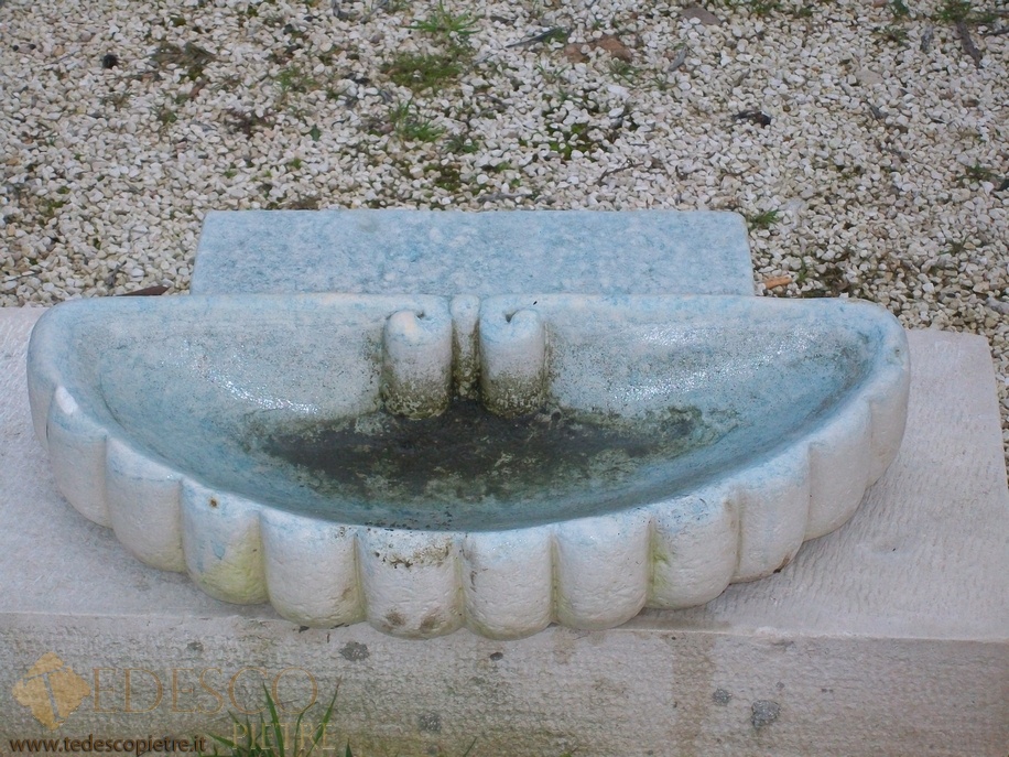 Lavandino in pietra