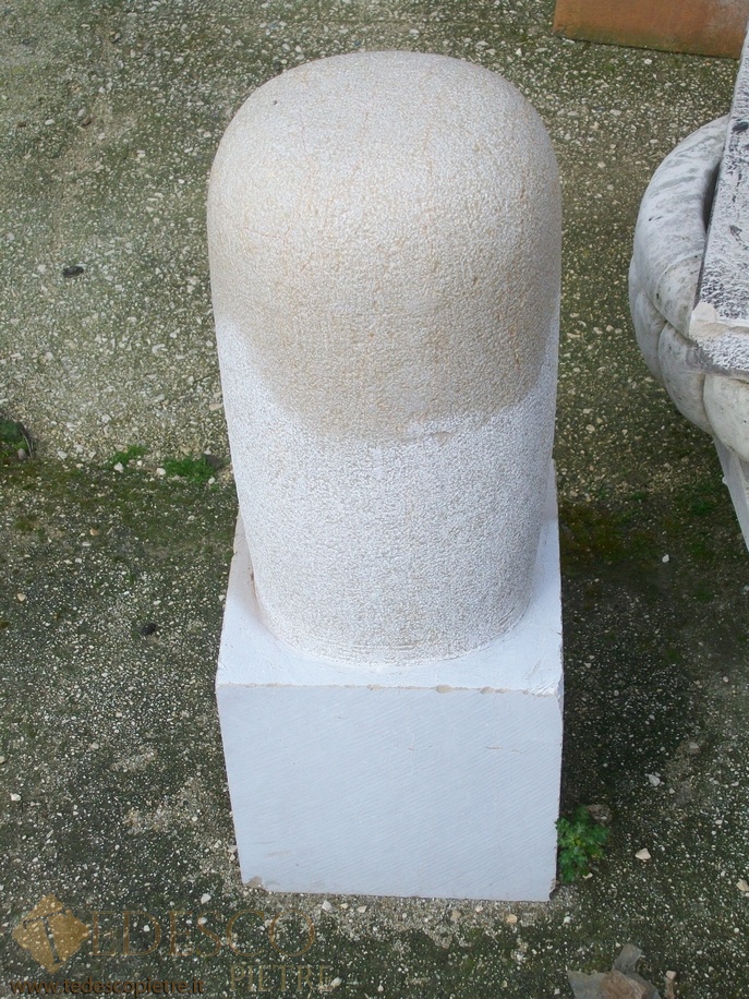 Paracarro in pietra