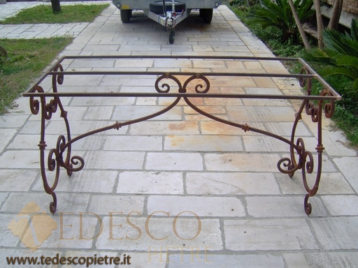 Tavolo in ferro battuto