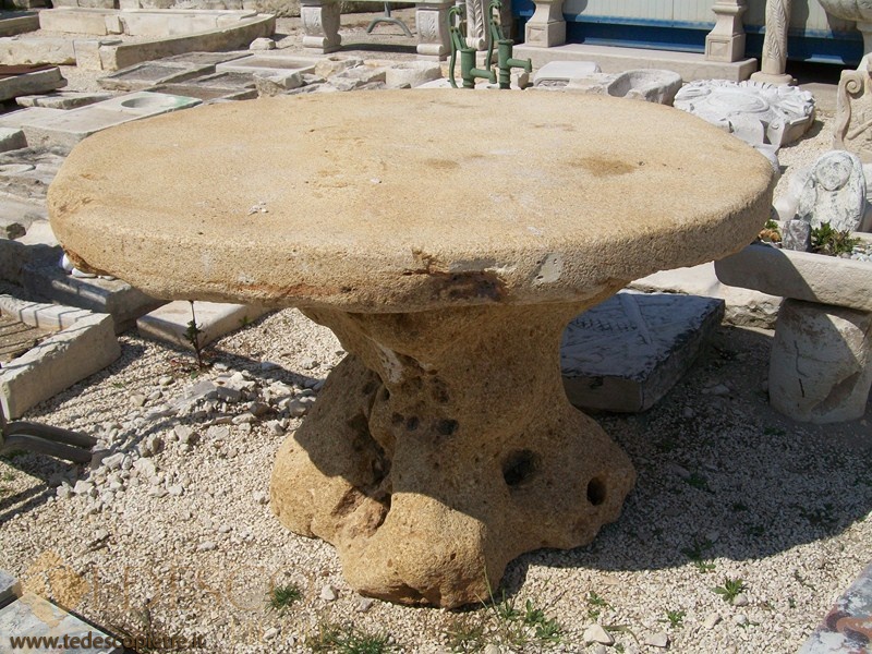 Tavolo in Pietra