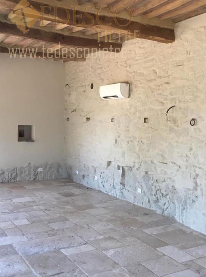 Pavimento in Pietra antica Rustico