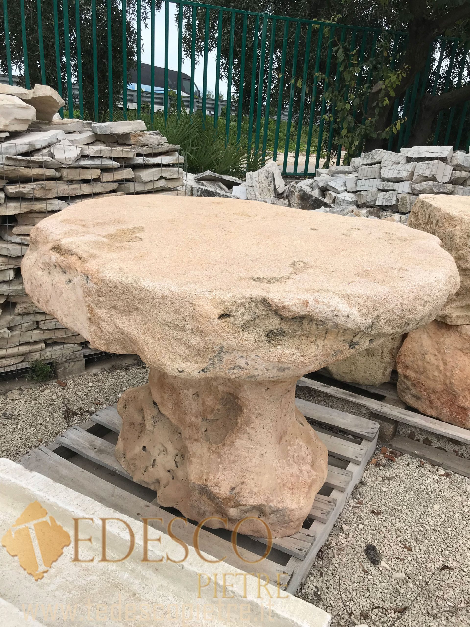 Tavolo in Pietra Naturale